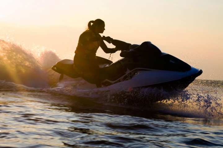 5 Exhilarating Jet Skiing Spots in Oklahoma 